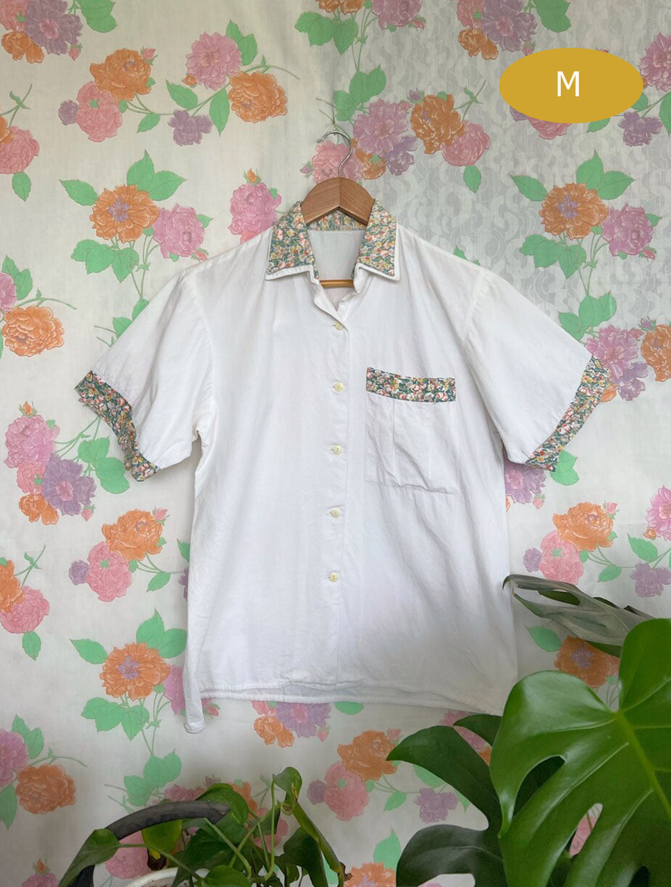 80's White Flower Detailed Shirt