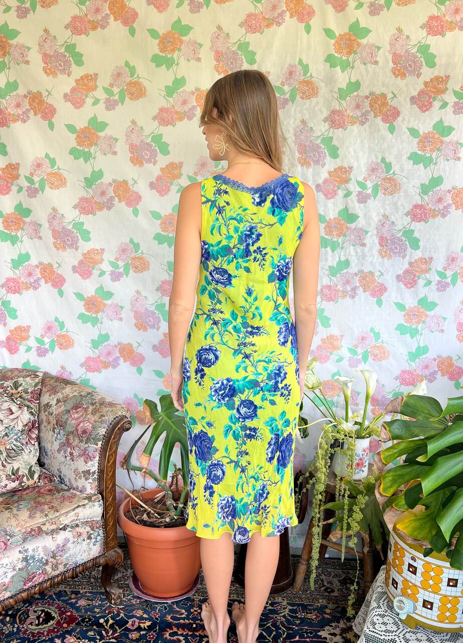 00's Unique Lace Detailed Dress