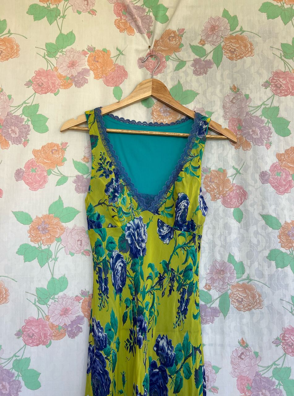 00's Unique Lace Detailed Dress