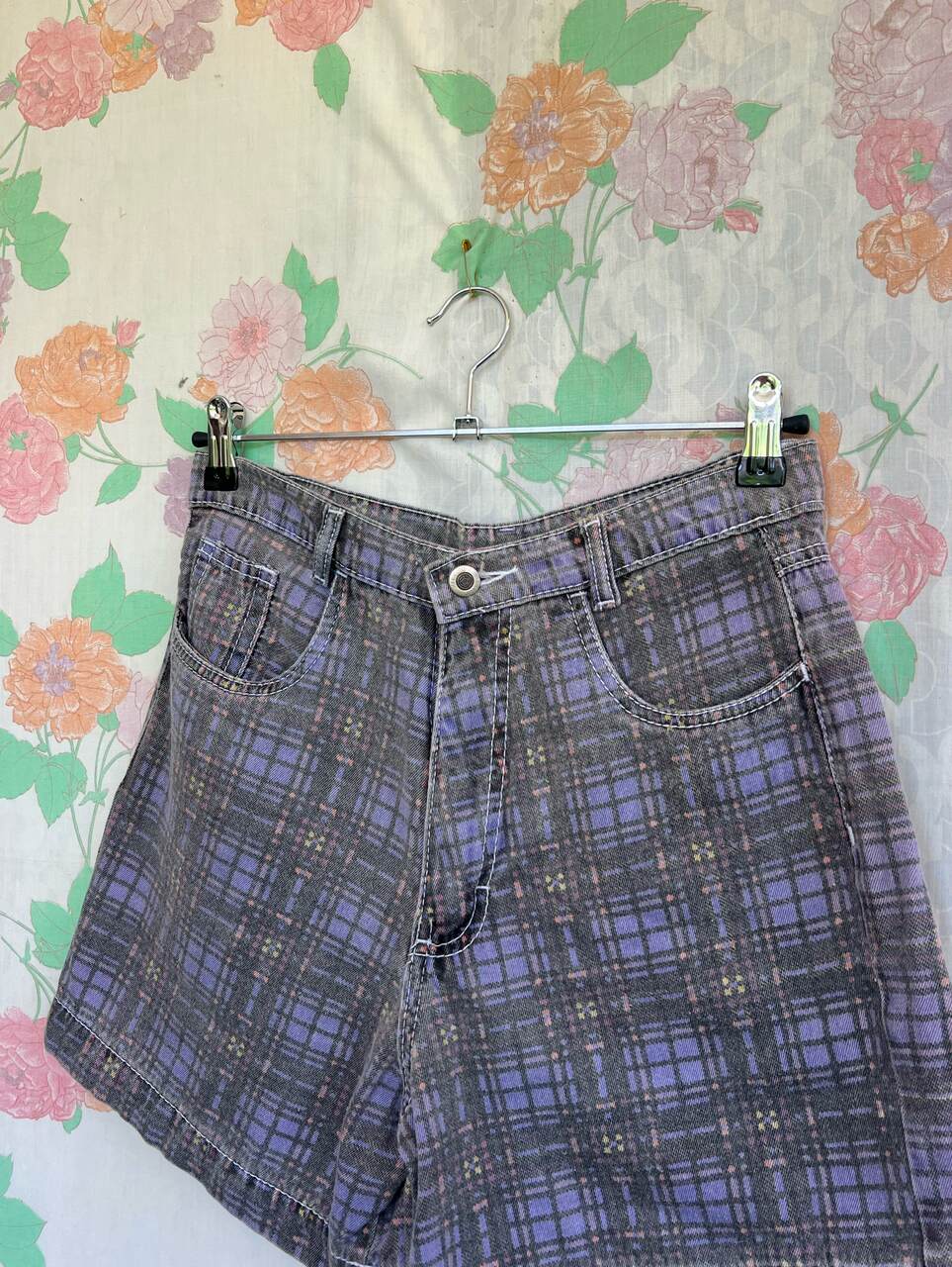 90's Striped Shorts