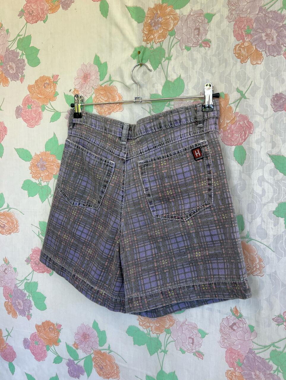 90's Striped Shorts
