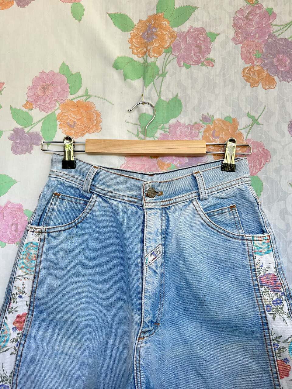 Flower Detailed Denim Shorts
