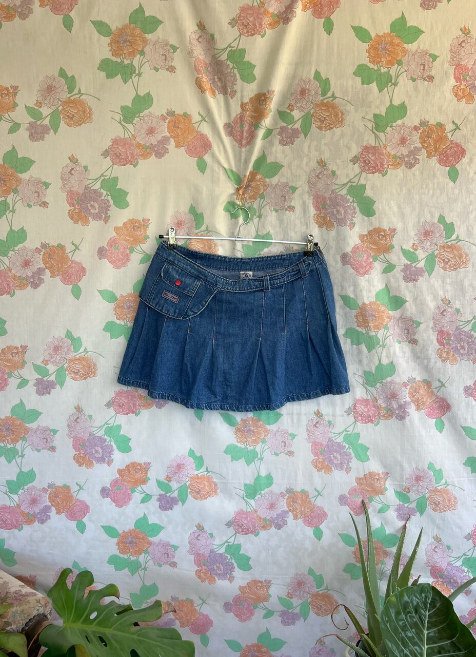 2000's Iconic Denim Skirt