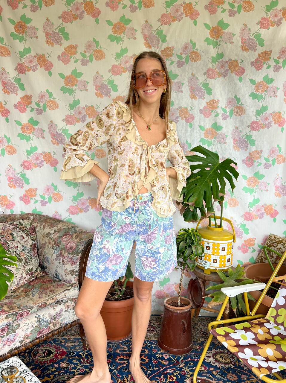 מכנסי ג'ינס פרחוניים משנות ה-90