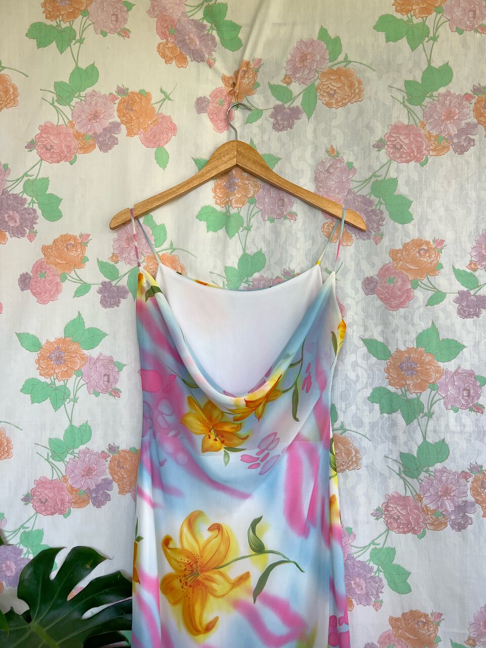 שמלת סליפ פרחונית מהנה משנות ה-90