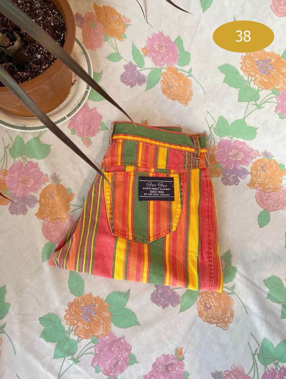 Geo Geo Vintage High-Waist Shorts