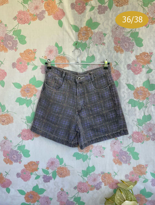 90's Striped Shorts