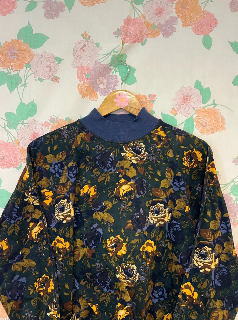 90's Dark Floral Print Sweatshirt