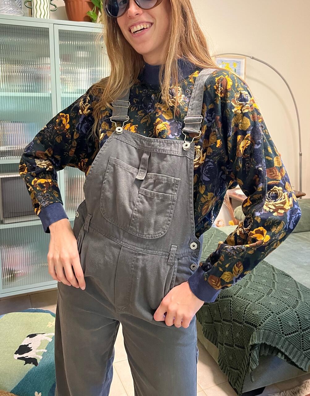 90's Dark Floral Print Sweatshirt