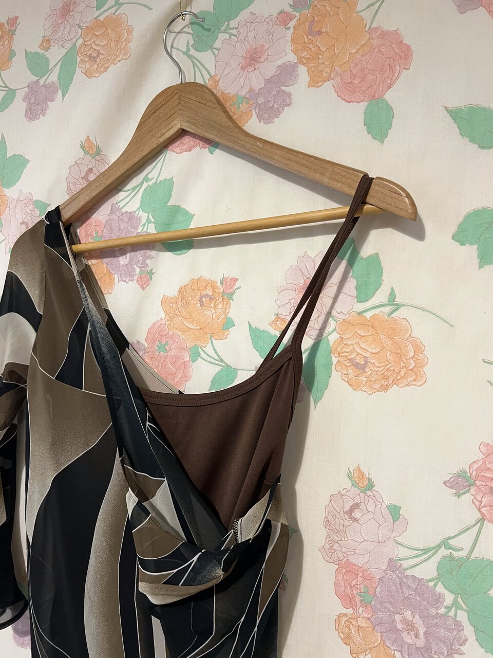 90's Graphic Swirl Long-Sleeve Dress