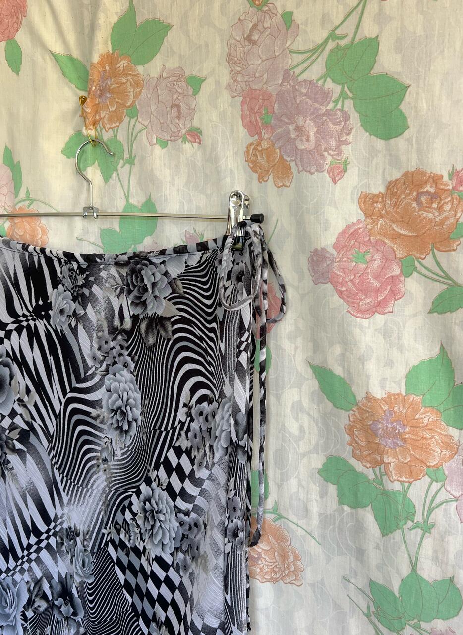 90's Illusion Print Skirt