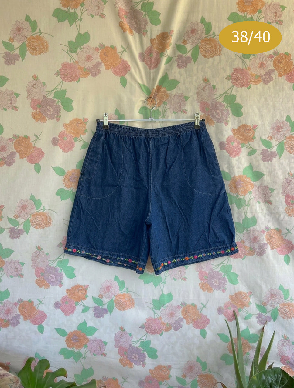 2000's Blue Denim Shorts with Embroidery