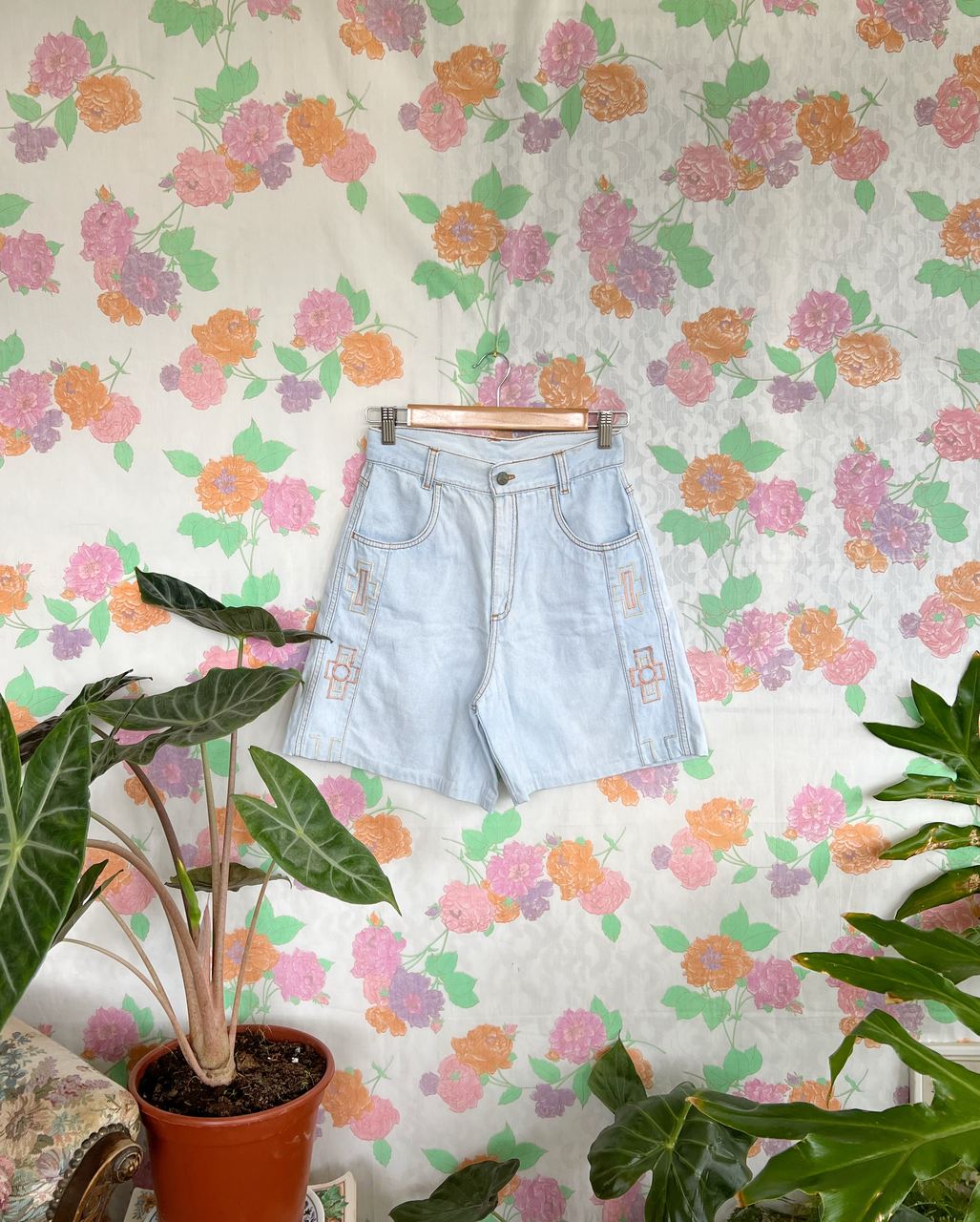 90's Sided Embroidery Denim Shorts